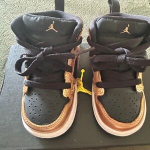 Jordan Kids Black and Gold Sneakers